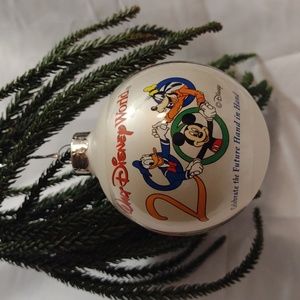 Disney 2000 Vintage Globe Christmas Ornament Mickey and Friends
